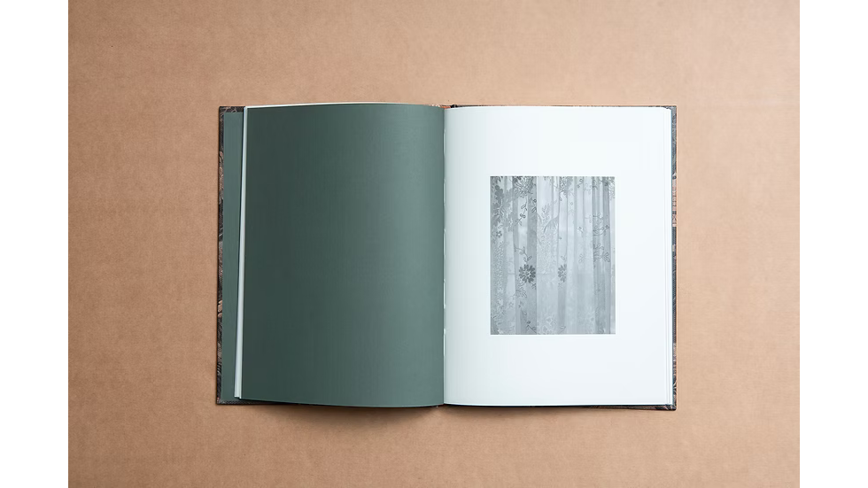 A TRAVÉS DEL UMBRAL · Salva Borrego