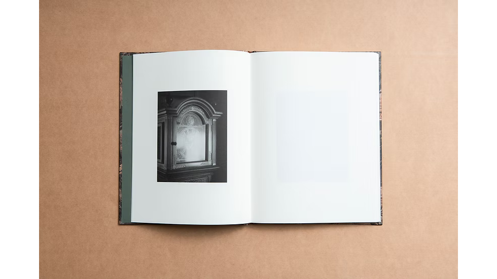 A TRAVÉS DEL UMBRAL · Salva Borrego