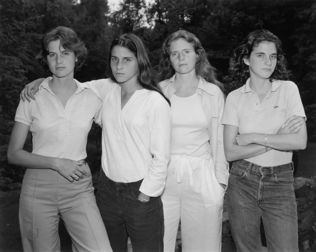 LAS HERMANAS BROWN 1975-2020 · Nicholas Nixon