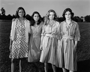 LAS HERMANAS BROWN 1975-2020 · Nicholas Nixon