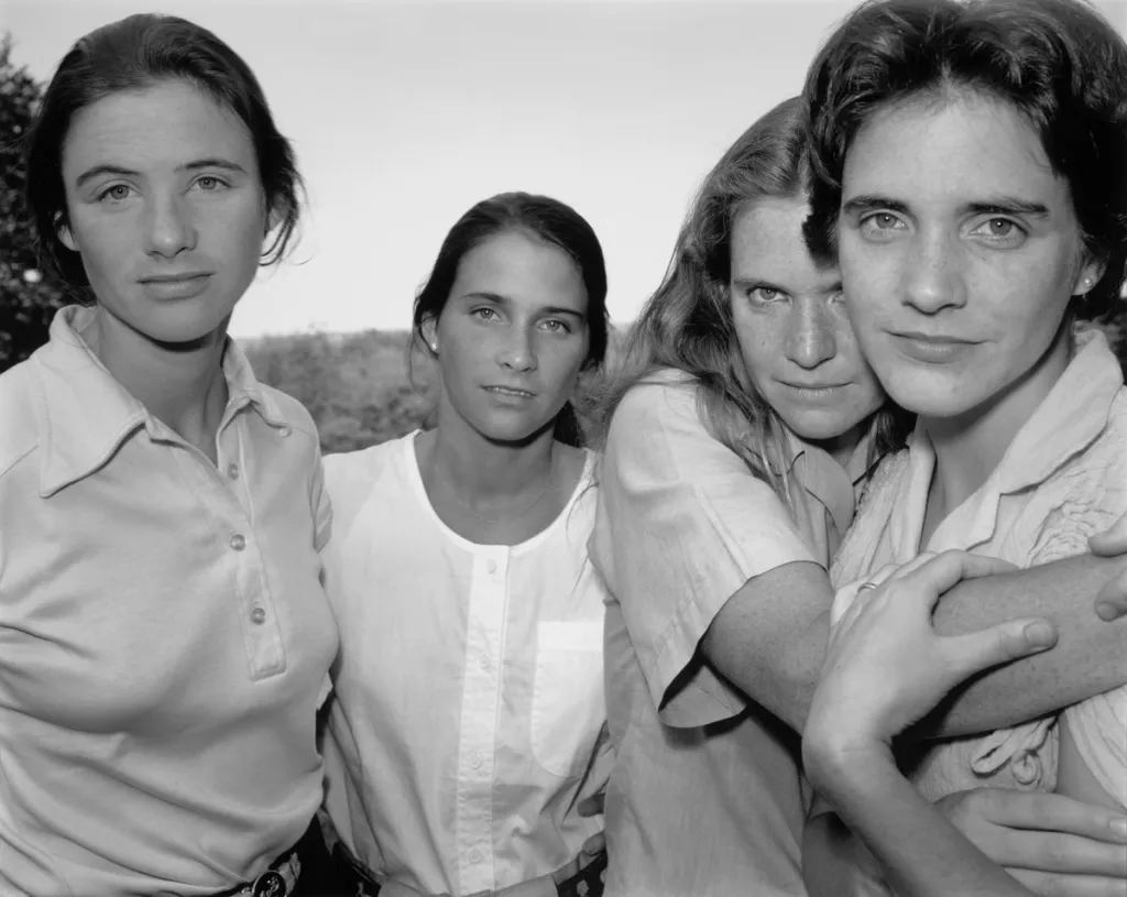 LAS HERMANAS BROWN 1975-2020 · Nicholas Nixon