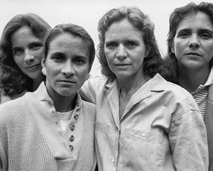 LAS HERMANAS BROWN 1975-2020 · Nicholas Nixon